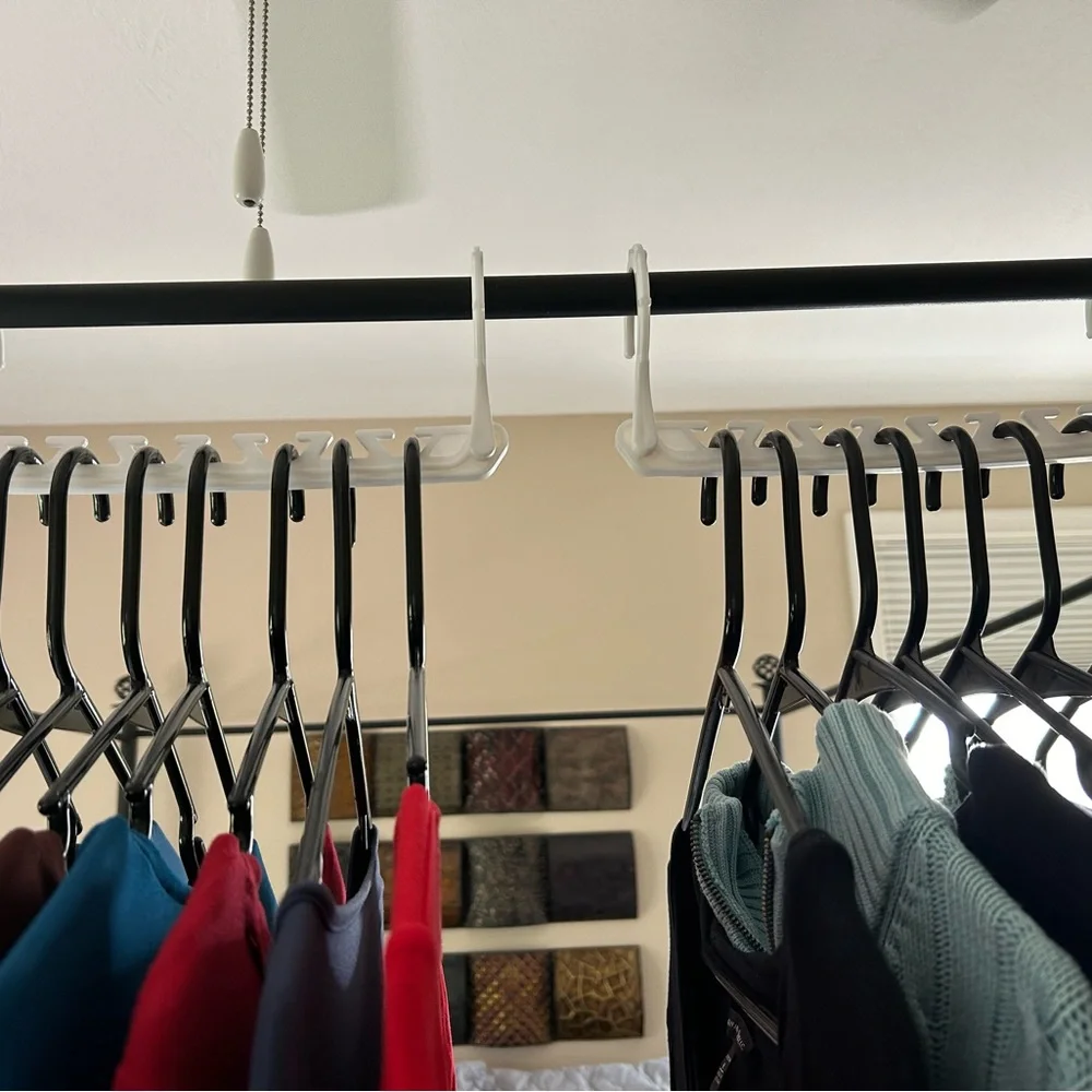 🔥NWOT Plastic Magic Hangers (space saving)